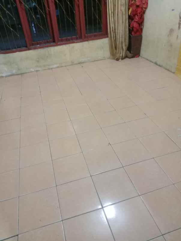 dijual rumah di megaregency blok h 10 no 8