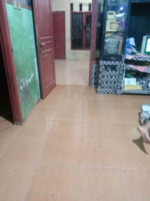 dijual rumah di megaregency blok h 10 no 8