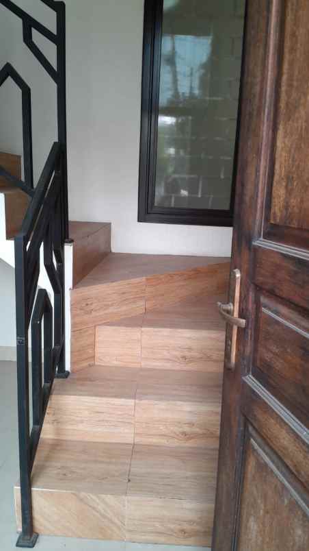 dijual rumah di perumahan dki pondok kelapa