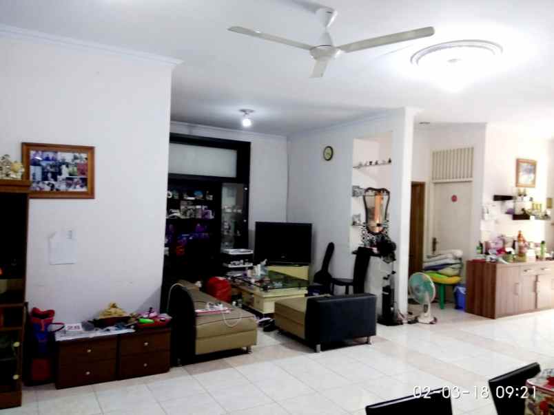 dijual rumah di serpong utara