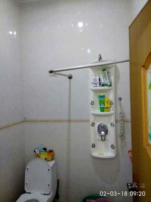 dijual rumah di serpong utara