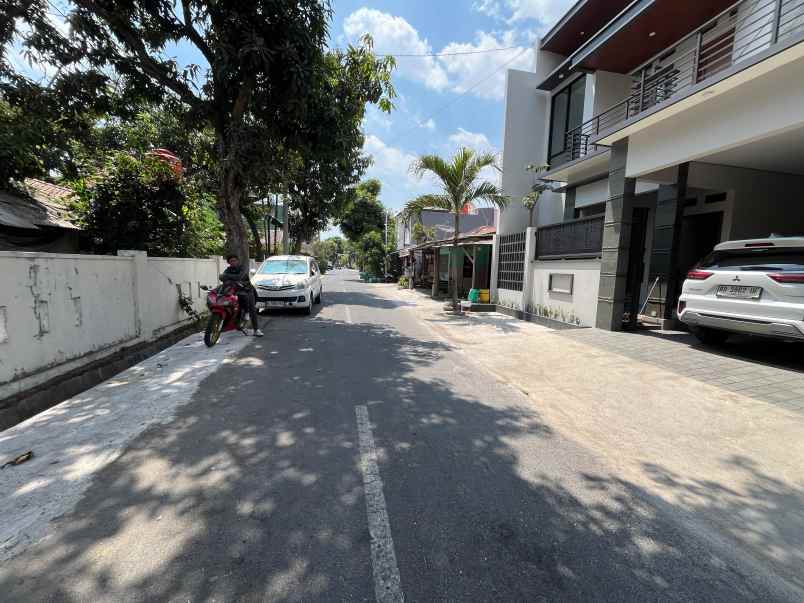 dijual rumah di sumber solo