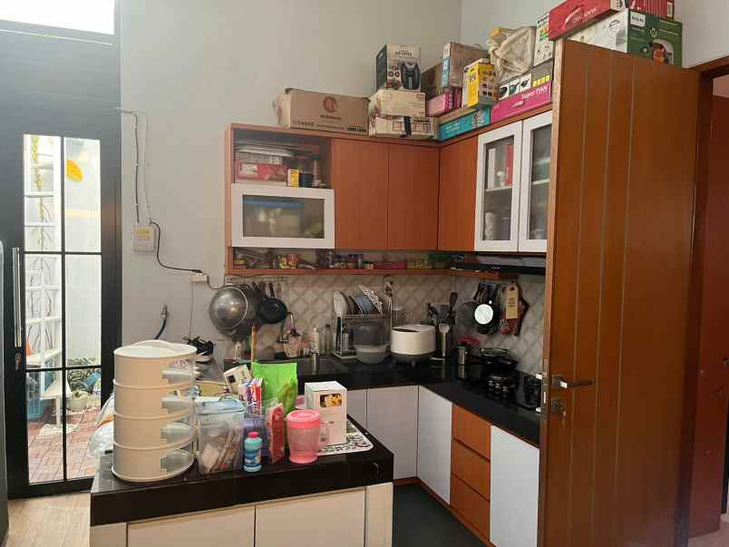 dijual rumah di tengah kota cimahi