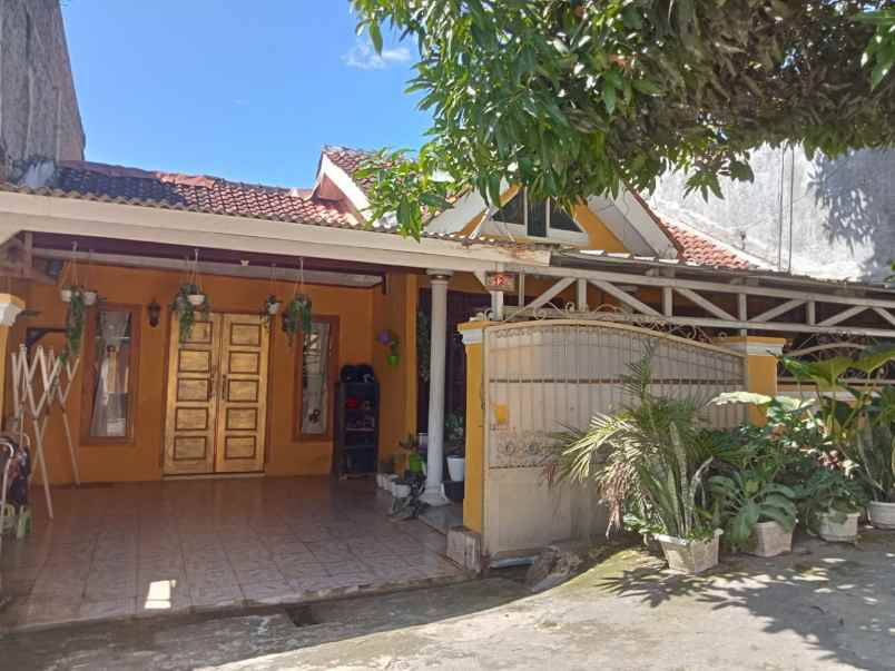 dijual rumah dijual rumah di jl palem