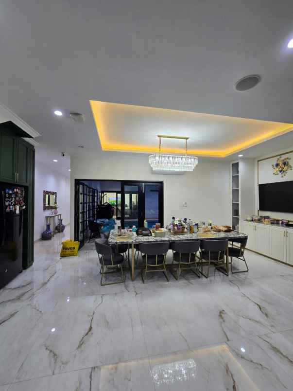 dijual rumah duren sawit