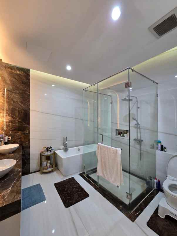 dijual rumah duren sawit