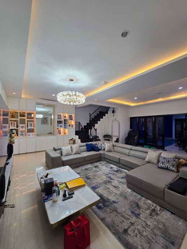 dijual rumah duren sawit