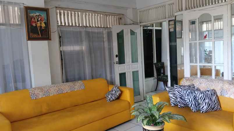 dijual rumah erlangga raya