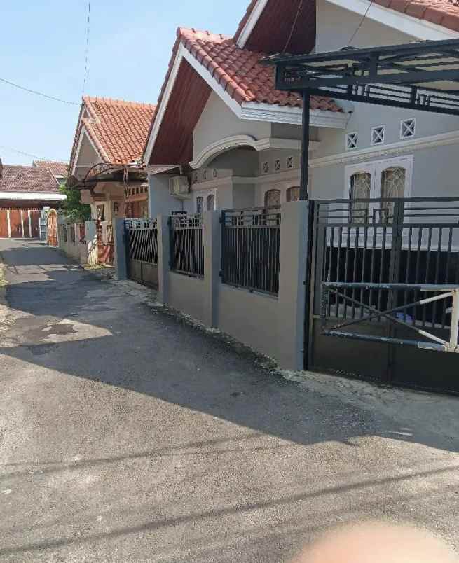 dijual rumah full renovasi di sukmajaya depok