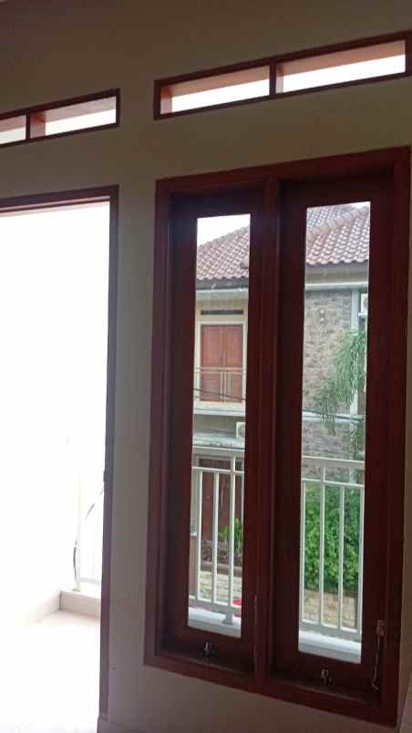 dijual rumah fulll perabotan di bedahan sawangan depok