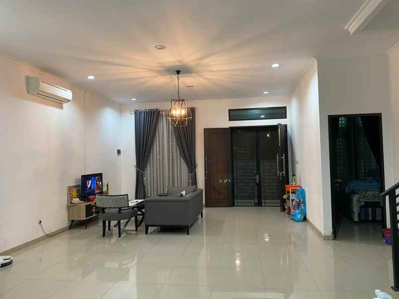 dijual rumah gading griya residence