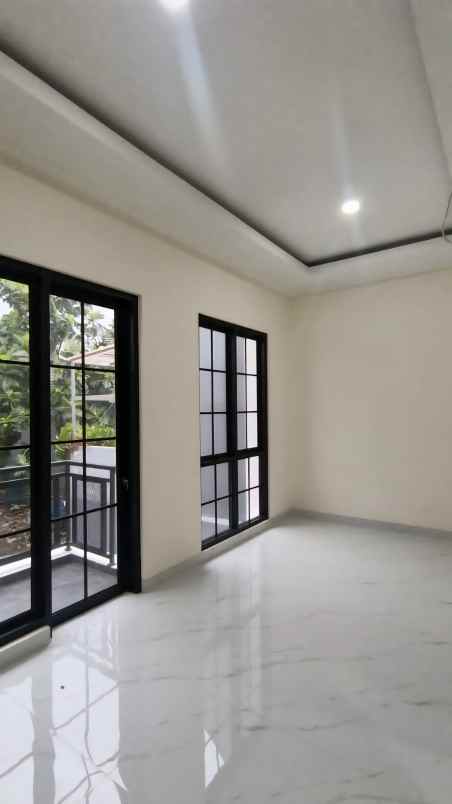 dijual rumah gandaria jagakarsa