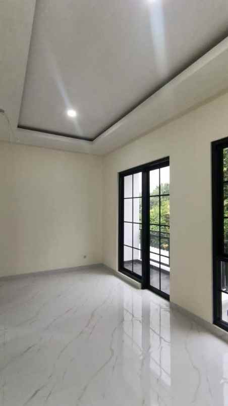 dijual rumah gandaria jagakarsa
