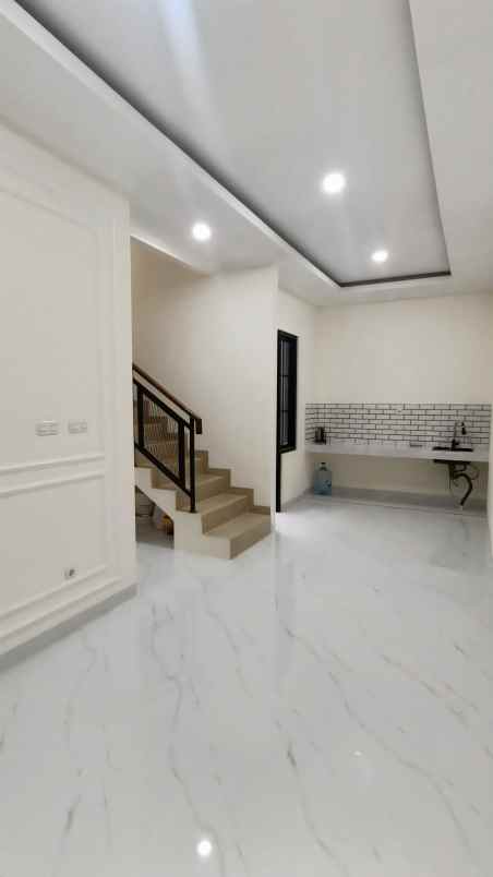 dijual rumah gandaria jagakarsa