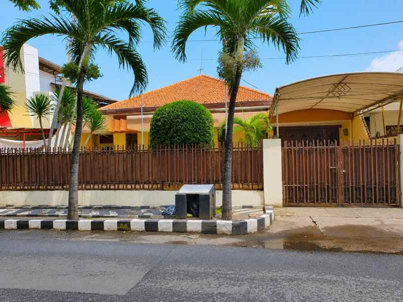 dijual rumah gayung kebonsari surabaya