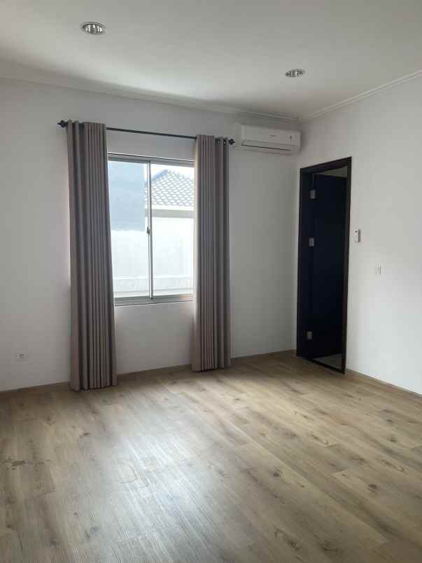 dijual rumah golf island pik