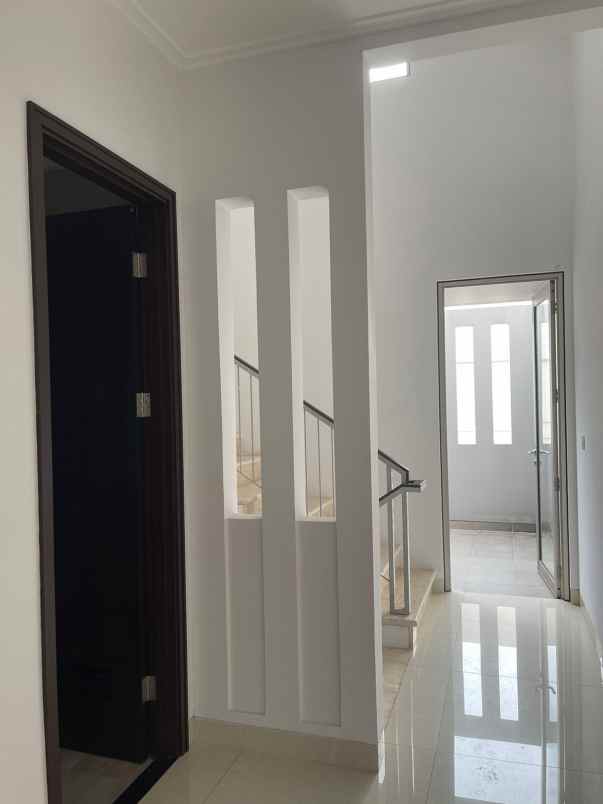 dijual rumah golf island pik