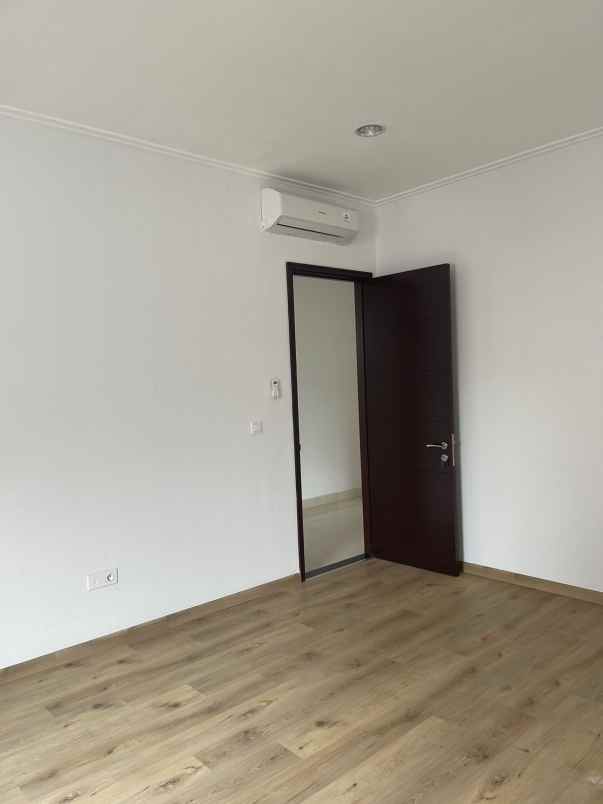 dijual rumah golf island pik