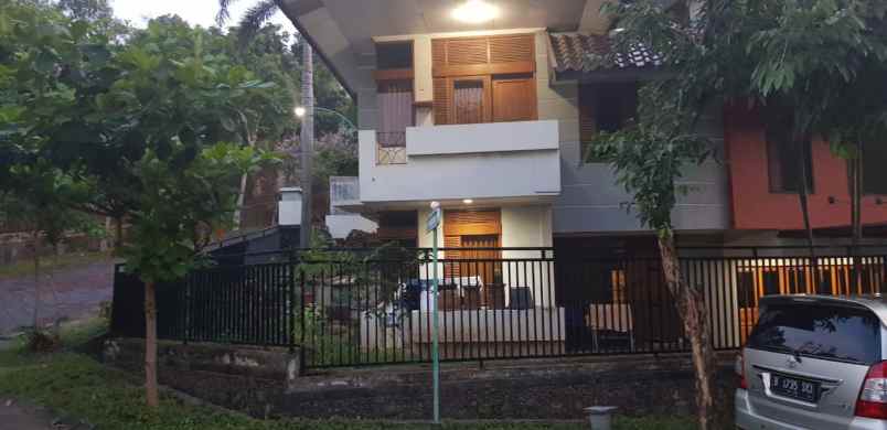 dijual rumah graha candi golf