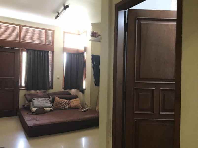 dijual rumah graha candi golf