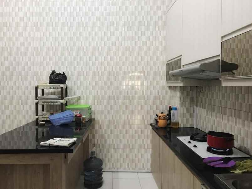 dijual rumah graha candi golf