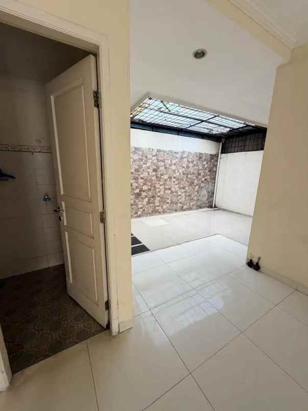 dijual rumah graha raya bintaro