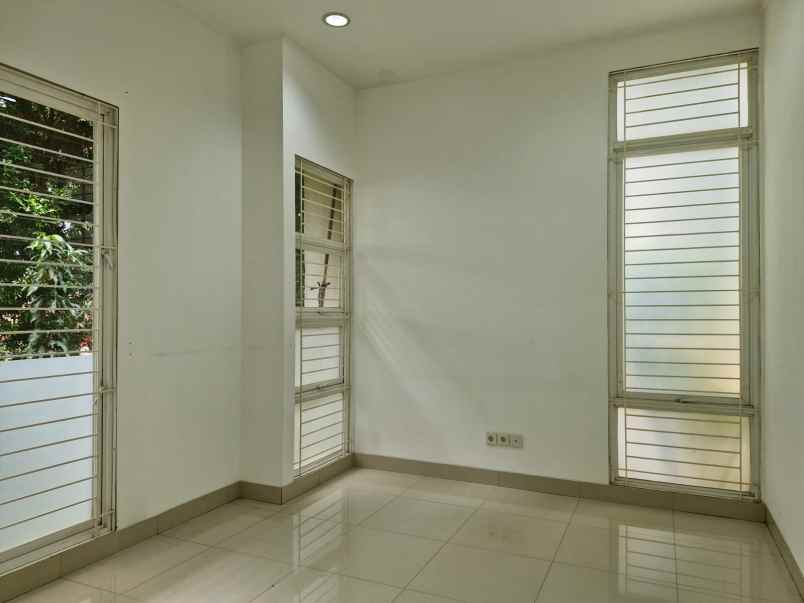 dijual rumah grand richard ebony