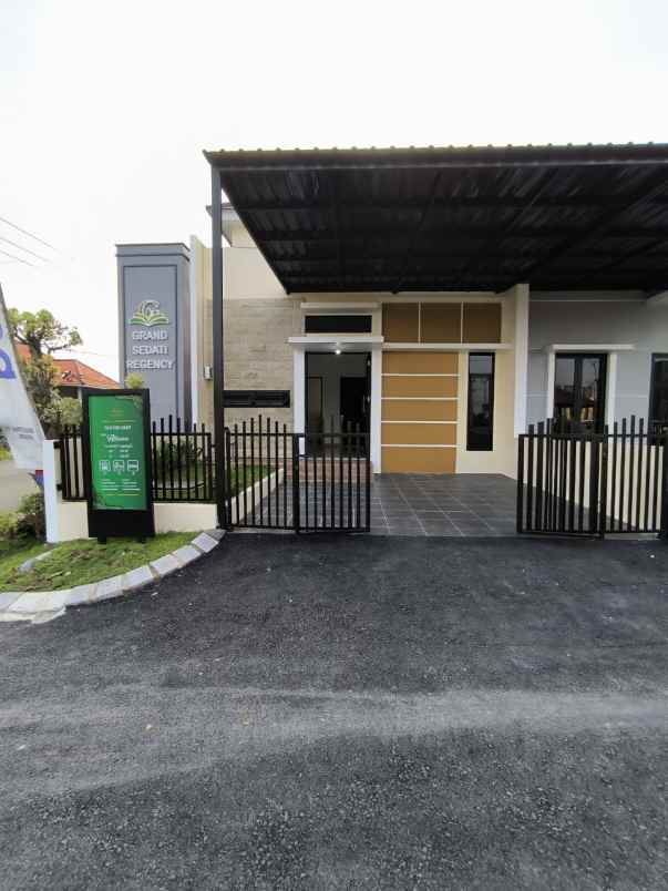 dijual rumah grand sedati regency
