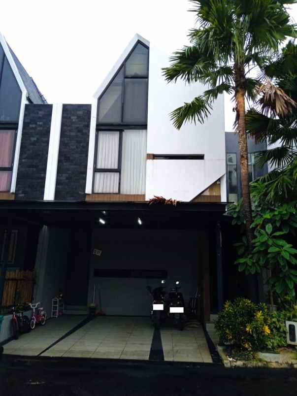 dijual rumah grand trevista rempoa banten