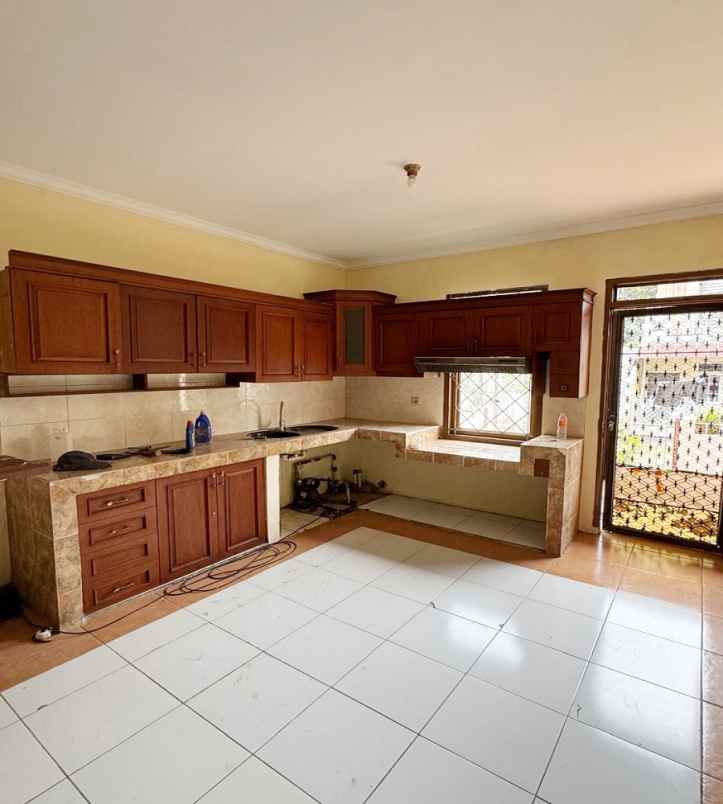 dijual rumah griya cinere i jl rajawali