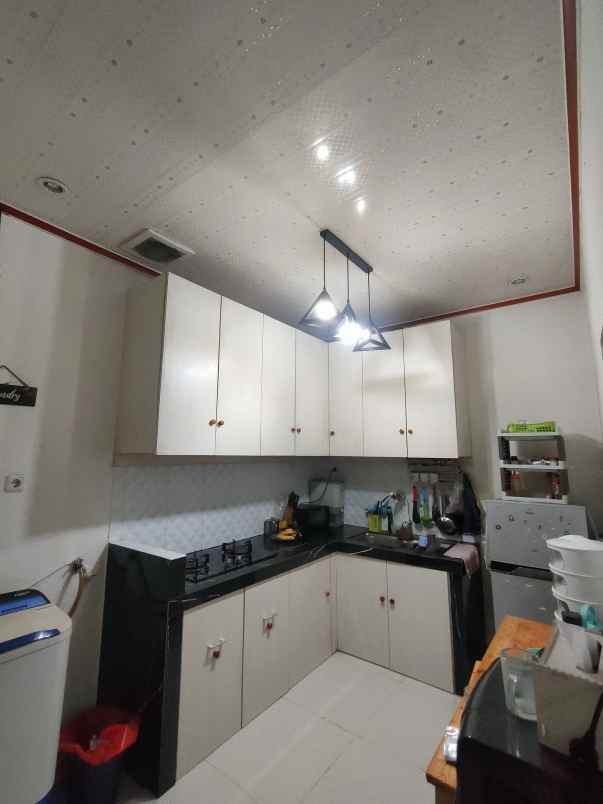 dijual rumah griya kenanga cipondoh