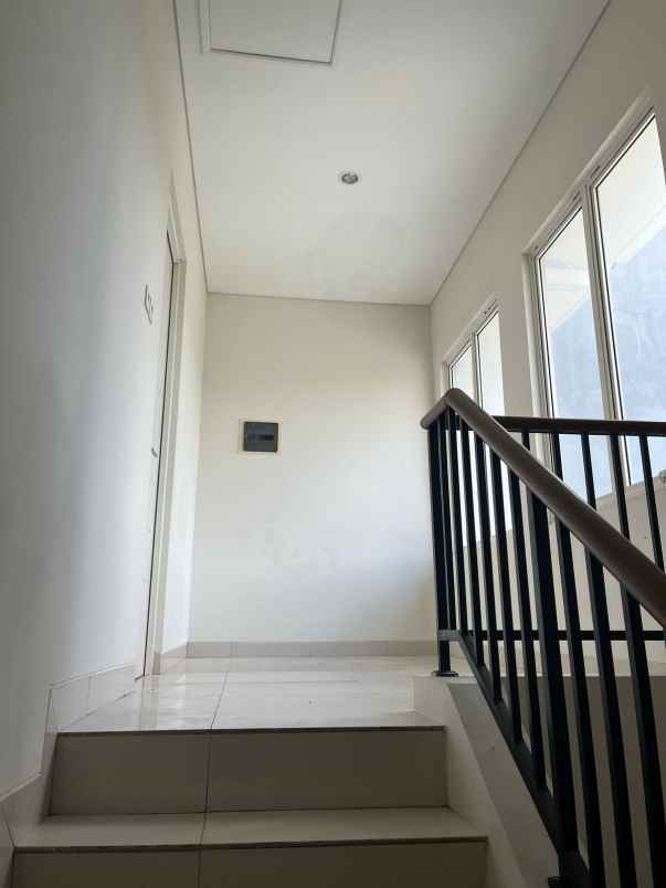 dijual rumah harapan indah cluster neo