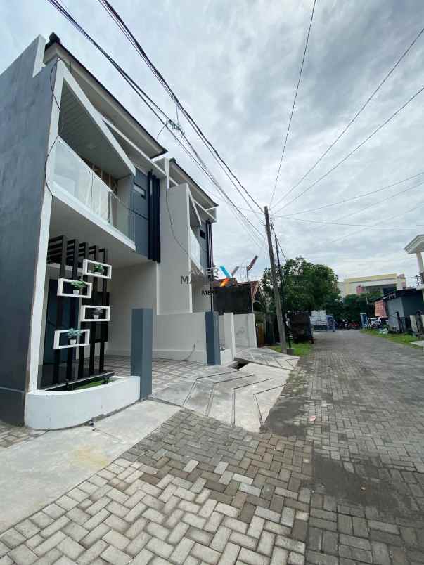 dijual rumah harmoni kutisari selatan
