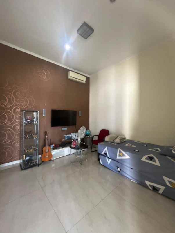 dijual rumah hook taman pondok indah wiyung surabaya
