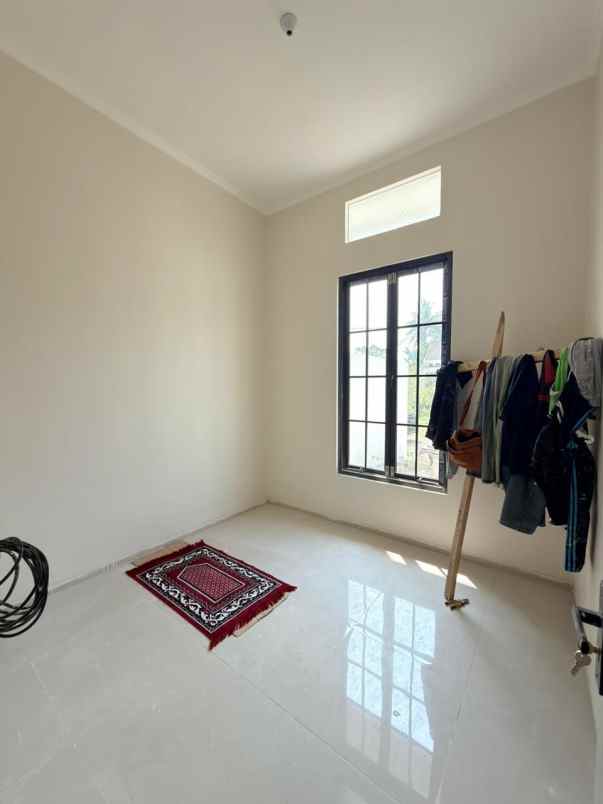 dijual rumah istana bandara pakis malang