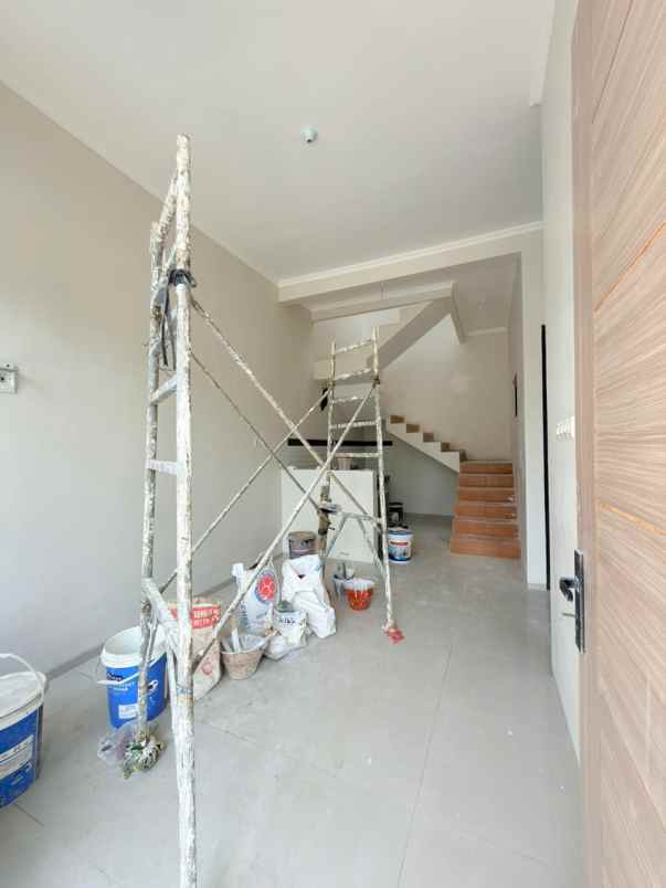 dijual rumah istana bandara pakis malang