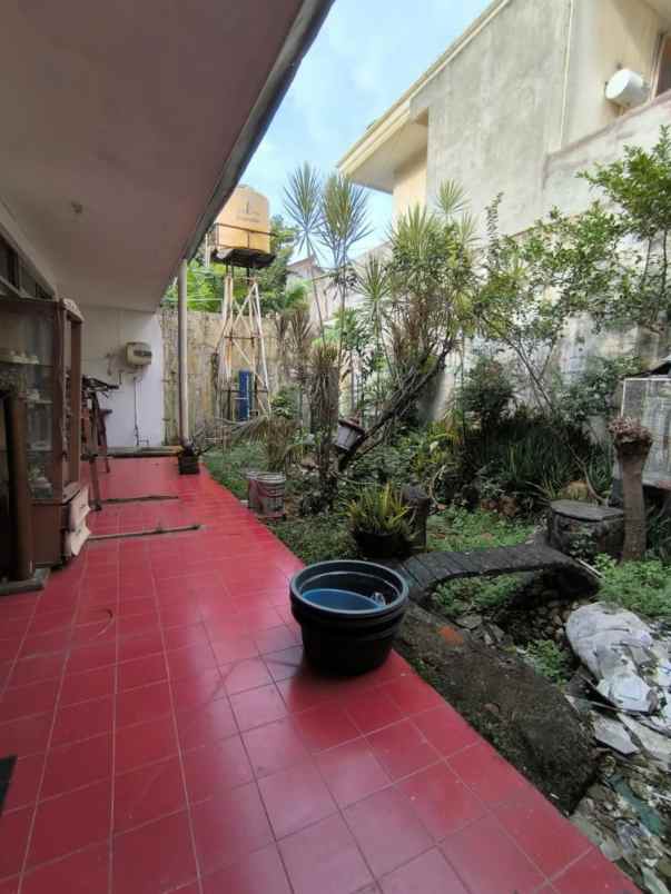 dijual rumah jalan cempaka putih tengah