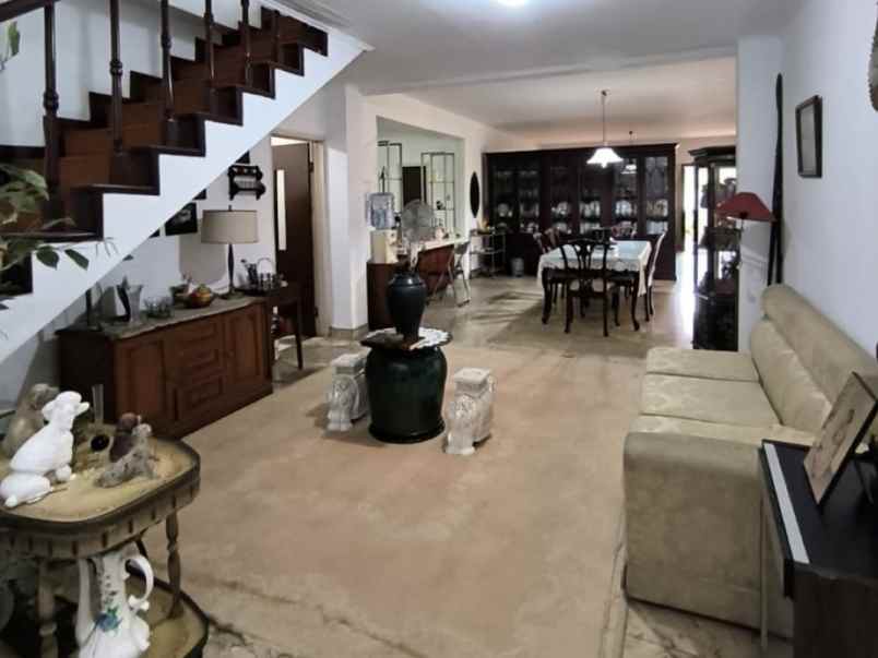 dijual rumah jalan cempaka putih tengah