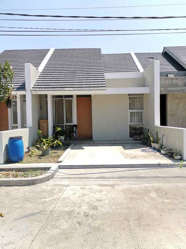 dijual rumah jalan ciganitri ii