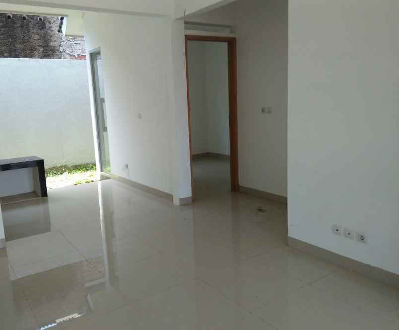 dijual rumah jalan ciganitri ii