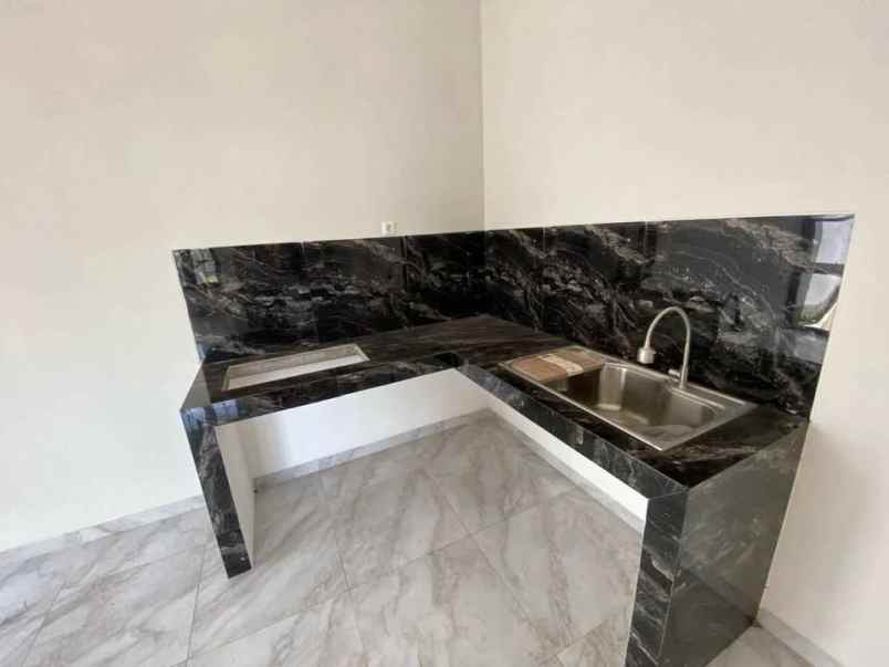 dijual rumah jalan kepuharjo karangploso