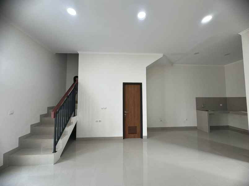 dijual rumah jalan lestari pamulang barat