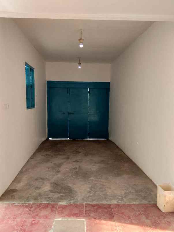 dijual rumah jalan petemon sidomulyo