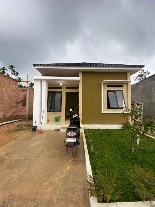 dijual rumah jalan pramuka pekanbaru