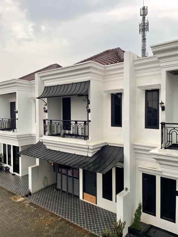 dijual rumah jalan raya cendrawasih