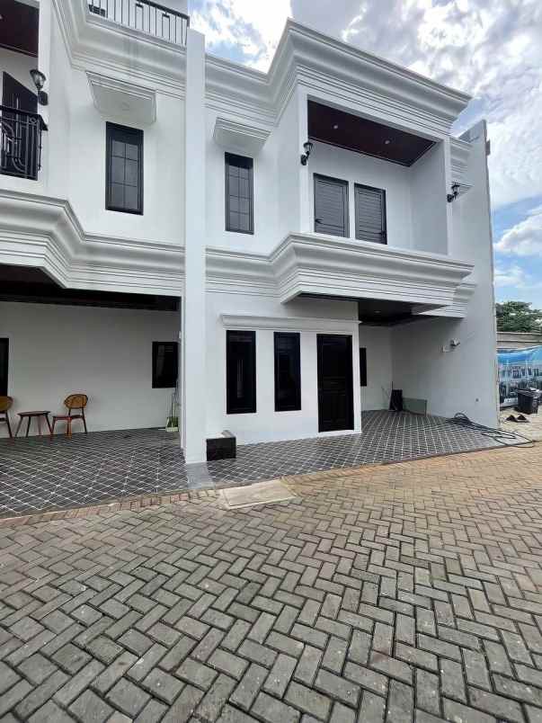 dijual rumah jalan raya cendrawasih