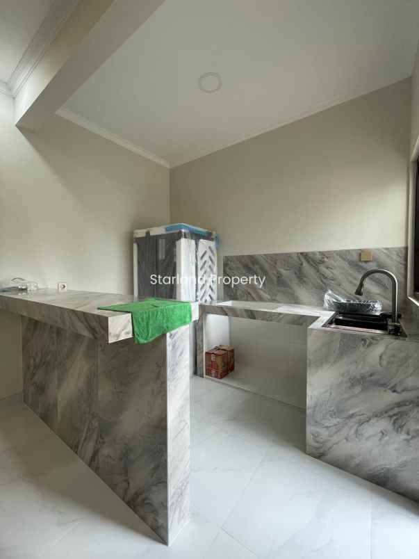 dijual rumah jalan raya pondok aren bintaro