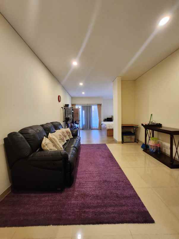 dijual rumah jalan raya pondok pinang