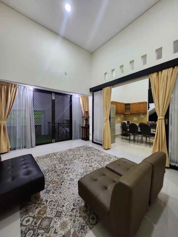 dijual rumah jalan raya pondok pinang