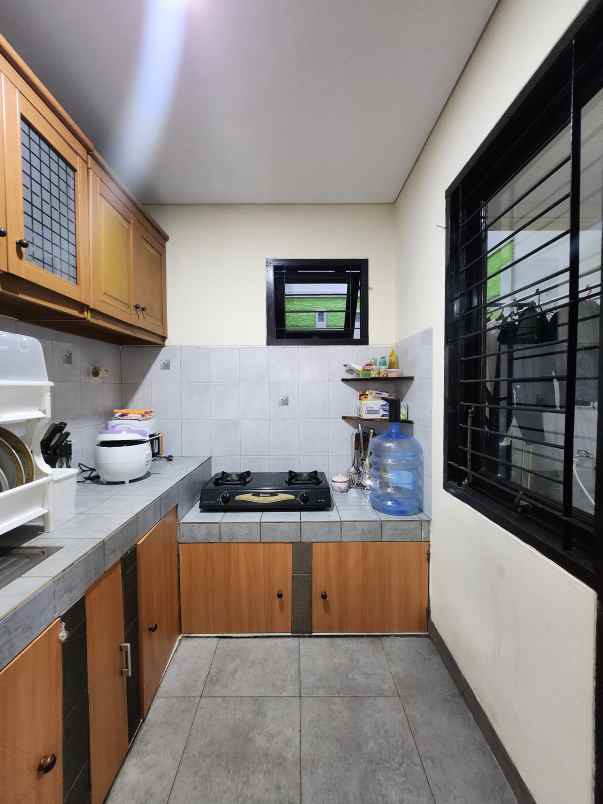 dijual rumah jalan raya pondok pinang